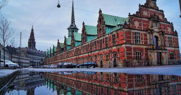 Børsen, la preciosa antigua Bolsa de Copenhague a la venta por 10 millones de euros