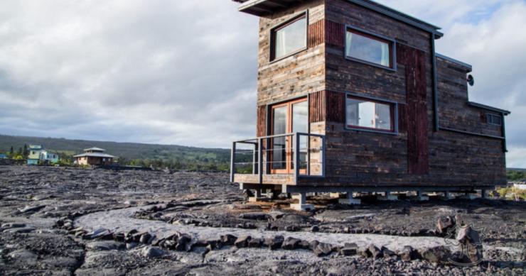Ver para creer: una minicasa ubicada en medio de un río de lava en Hawái que se puede alquilar