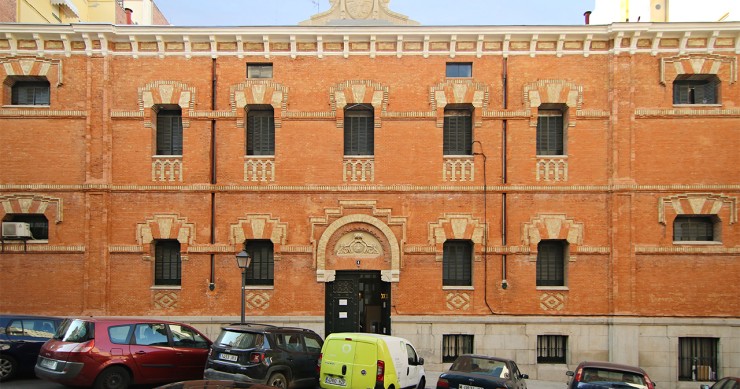 Un edificio de hierro en Madrid custodia escrituras e hipotecas de hasta 500 años de antigüedad