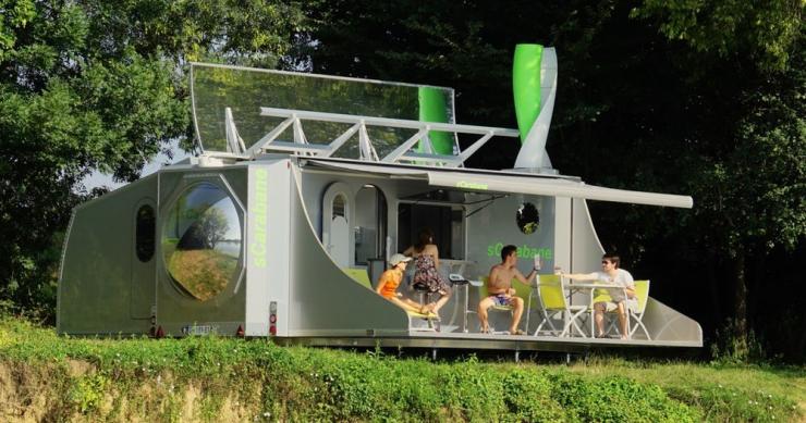 Una casa del siglo XXI: la primera caravana que rota 360º para conseguir energía solar