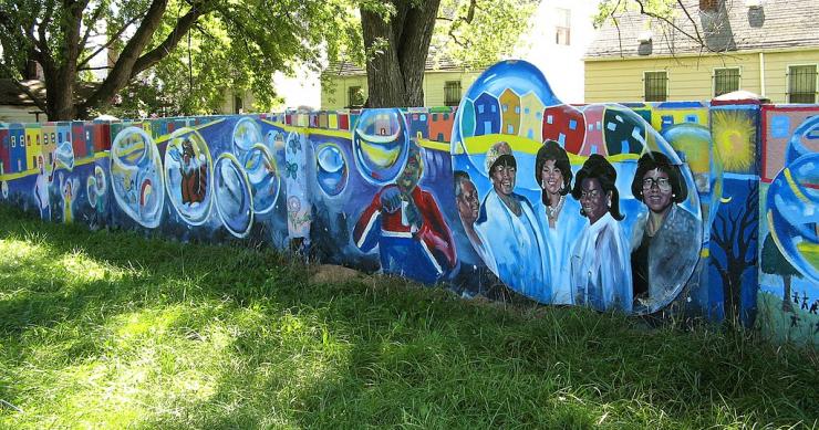 Gentrificación de trinchera: cuando la desigualdad se levanta con muros