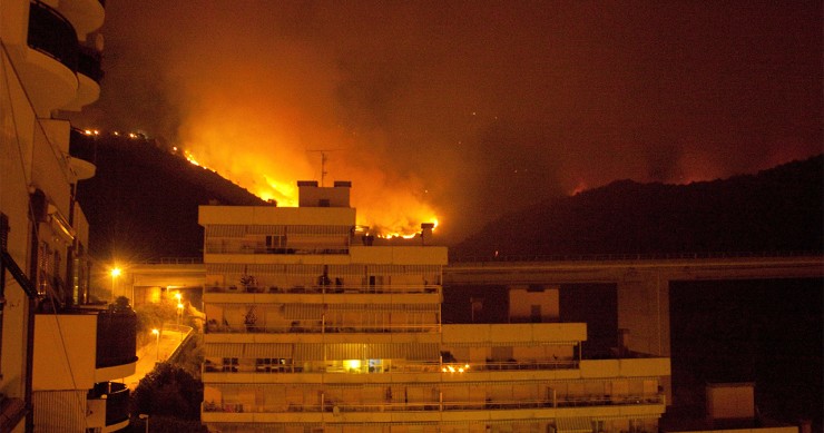Tu vivienda ha sufrido daños por un incendio: quién se hace cargo de las pérdidas