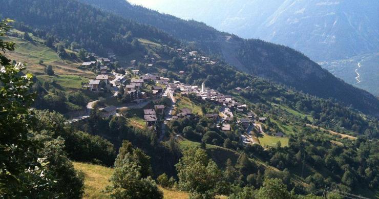 Un pequeño pueblo con encanto de los Alpes suizos paga a quien se quiera mudar allí