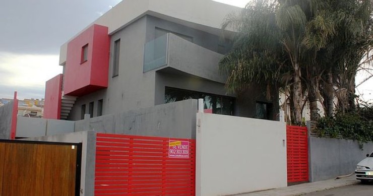 Sareb y Casaktua te ahorran los gastos de escritura si compras ya una de sus casas