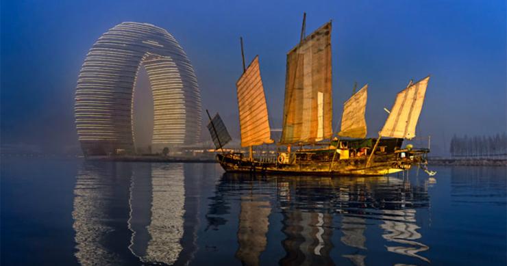 Una joya para algunos y un monstruo para otros: el hotel herradura de China