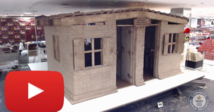 Exterior de la vivienda de chocolate