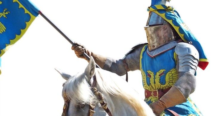 Den här traditionella medeltida festivalen i norra Spanien har en lång historia av riddarspelsturneringar / Pixabay