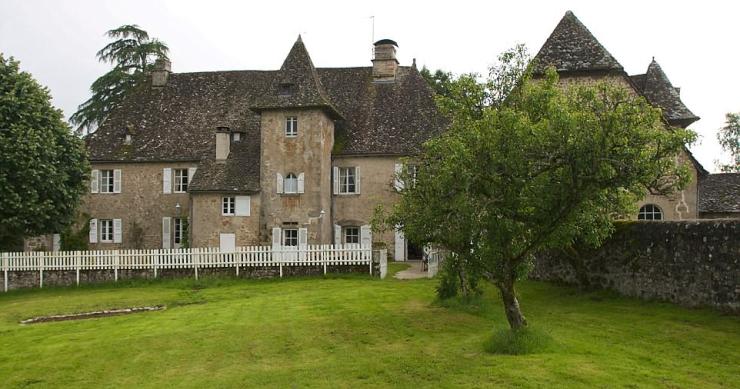 Este castillo del S. XVII puede ser tuyo por sólo 11 euros… pero hay una condición que cumplir