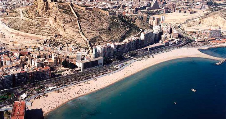 Playa El Postiguet, Alacant/Alicante, Alicante / Fuente: mapama.gob.es