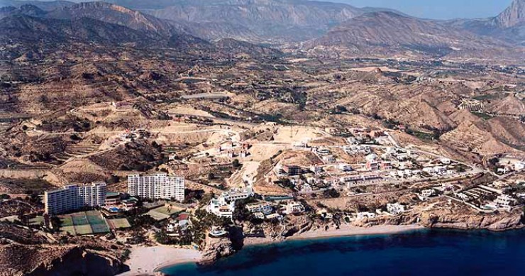 Playa La Caleta, Villajoyosa/La Vila Joiosa, Alicante / Fuente: mapama.gob.es