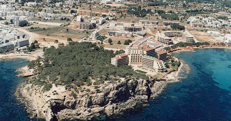 Playa Es Riu de Sta Eulària, Santa Eulalia del Río, Ibiza / Fuente: mapama.gob.es