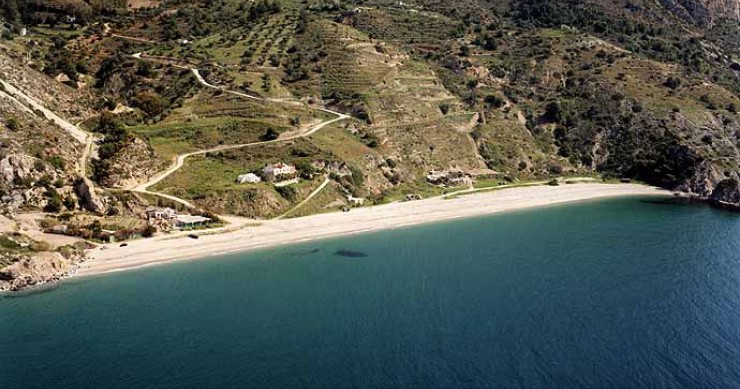 Playa Cala del Cañuelo, Nerja, Málaga / Fuente: mapama.gob.es