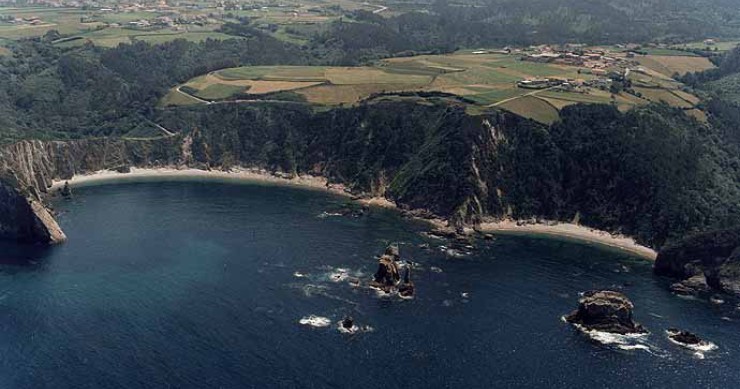 Playa El Silencio, Cudillero, Asturias / Fuente: mapama.gob.es