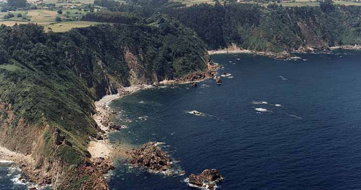 Playa La Corvera, Cudillero, Asturias / Fuente: mapama.gob.es