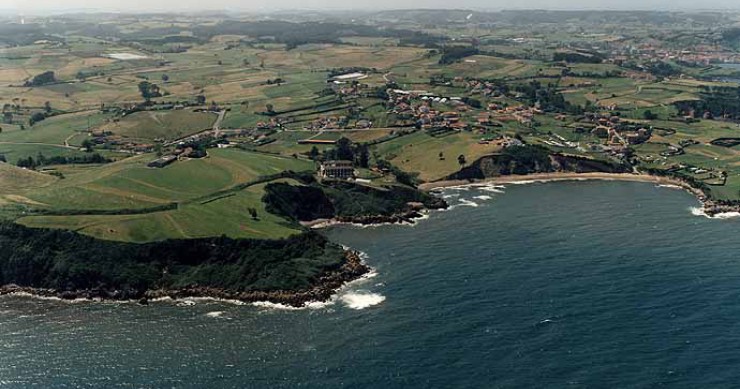 Playa San Pedro de Antromero, Gozón, Asturias / Fuente: mapama.gob.es
