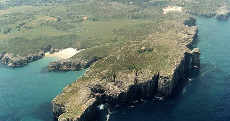 Playa San Antonio, Llanes, Asturias / Fuente: mapama.gob.es