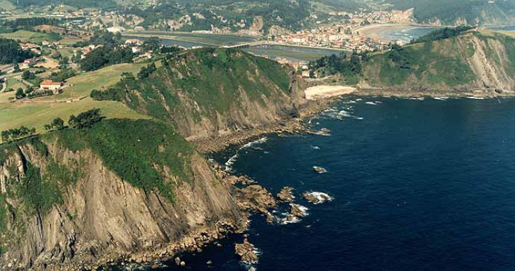 Playa La Atalaya, Ribadesella, Asturias / Fuente: mapama.gob.es