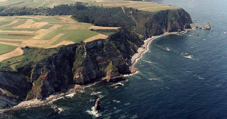 Playa Plumineru, Valdés, Asturias / Fuente: mapama.gob.es