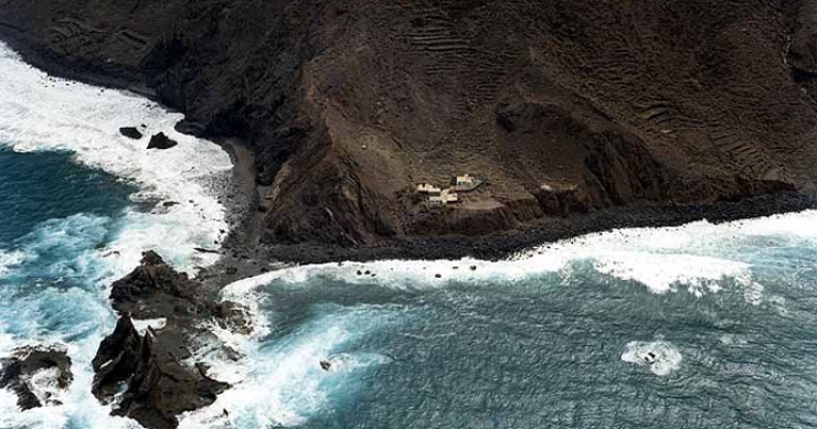 Playa Arguamul, Vallehermoso, La Gomera / Fuente: mapama.gob.es
