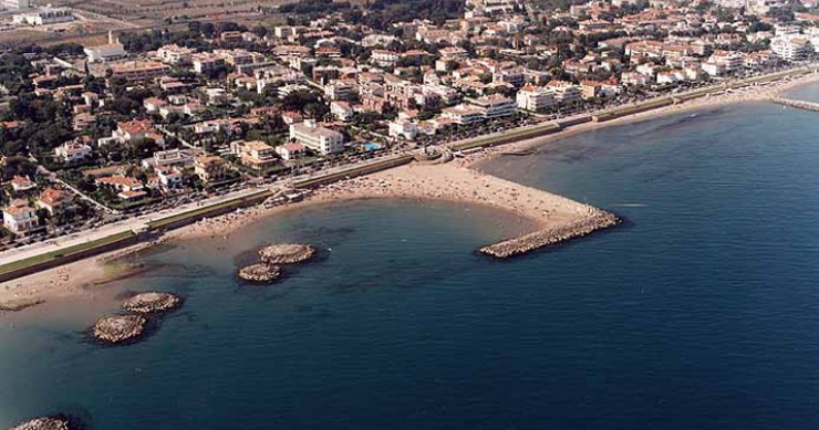Playa La Riera Xica, Sitges, Barcelona / Fuente: mapama.gob.es