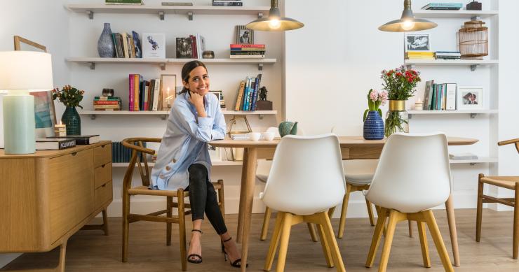 Así está decorado el salón de la 'influencer' María Fernández-Rubíes