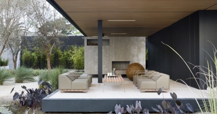 Una moderna casa prefabricada construida con materiales reciclados en solo un mes