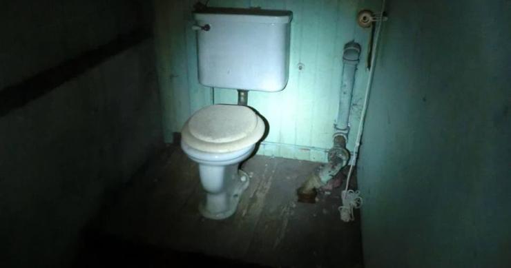 La página de Facebook que está arrasando por las espeluznantes fotos de inodoros