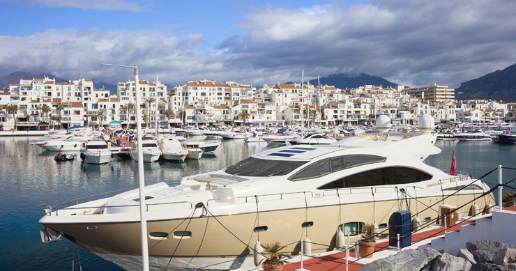 Onder andere David Guetta, Brad Pitt en Shakira bezitten allemaal een woning in Spanje Onder andere David Guetta, Brad Pitt en Shakira bezitten allemaal een woning in Spanje