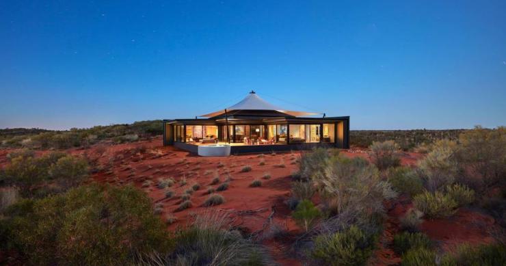 Una acogedora tienda de campaña de lujo para sentir el desierto de Australia 