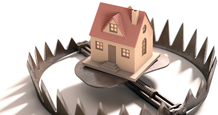 Cuidado con las 'hipotecas ganga': estas son las triquiñuelas escondidas en la letra pequeña