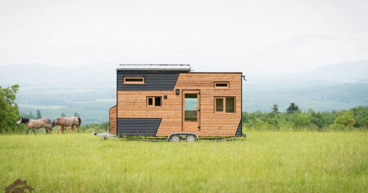 Por 54.000 euros puedes comprar una minicasa con techo corredizo