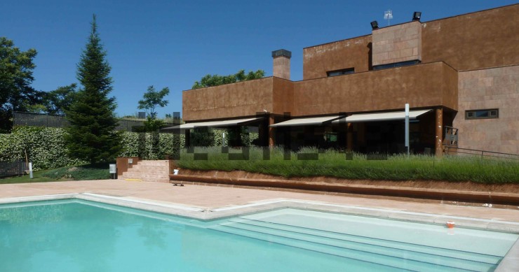 Así es el interior de la Embajada de Corea del Norte en Madrid, presuntamente asaltada