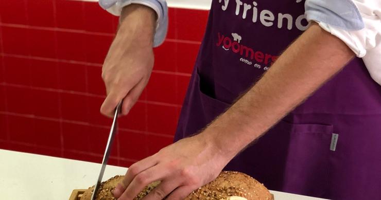 Yoomers, el Wallapop de comida casera para llevar... o disfrutarla en casa del cocinero
