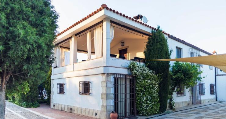 Un risueño cortijo en las afueras de Madrid cuya estética te enamorará