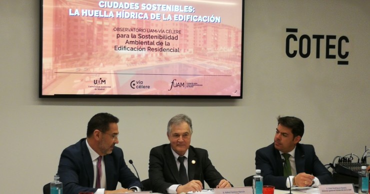 Una promoción de 100 viviendas genera una huella hídrica similar al volumen de agua de 20 piscinas olímpicas, según Vía Célere