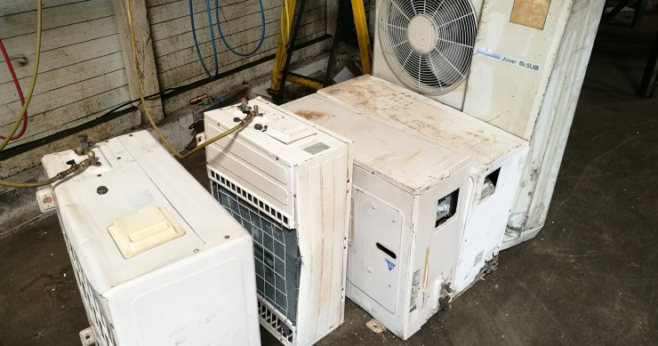 Un aparato de aire acondicionado no reciclado genera el mismo CO2 que 250 coches circulando un día