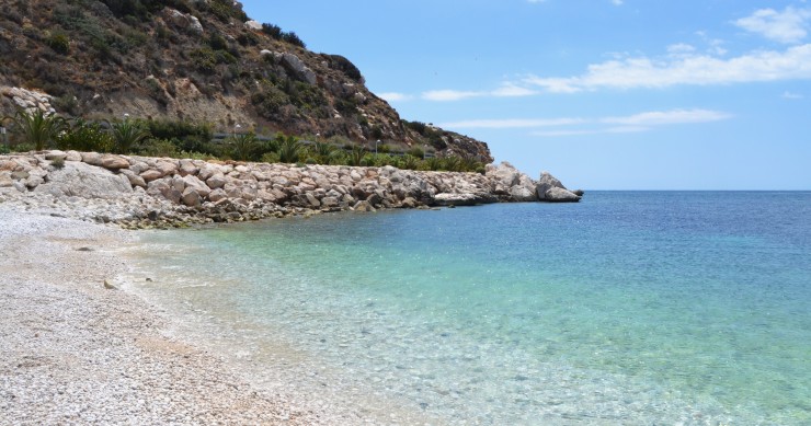 Cala del Racó in Alicante ist einer der besten Orte zum Schnorcheln in Spanien / Wikimedia commons
