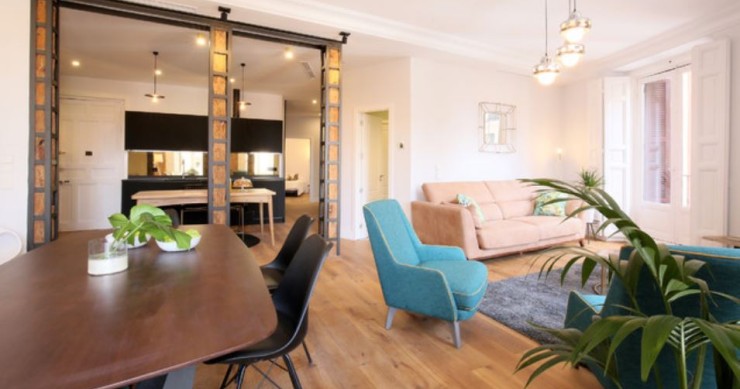 Cuatro tipos de suelo para el salón que están de moda y que te van a gustar