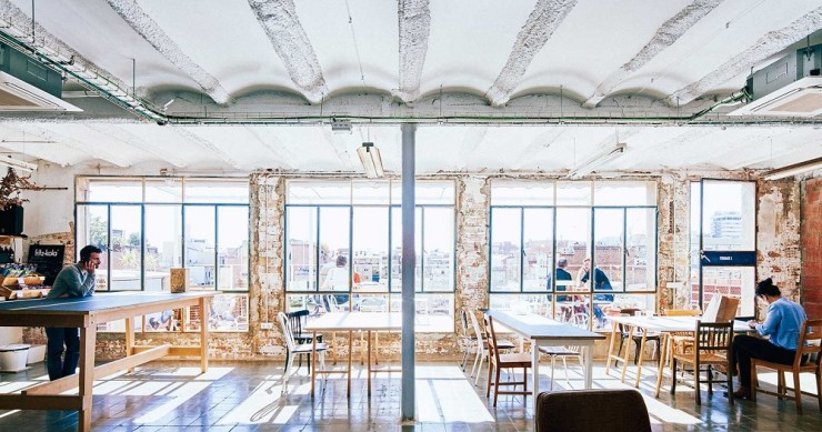 Lo ‘cool’ no es barato: esto es lo que cuesta alquilar un puesto de ‘coworking’ en Barcelona