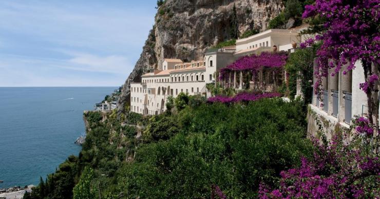 Un antiguo convento italiano reconvertido en un lujoso hotel con increíbles vistas al mar