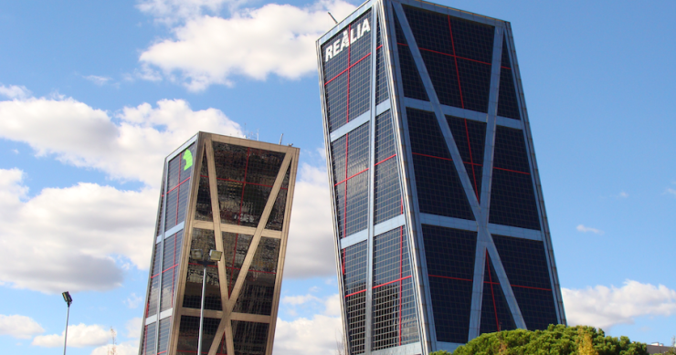 Santander y Bankia sueltan lastre inmobiliarios y venden activos por más de 3.000 millones