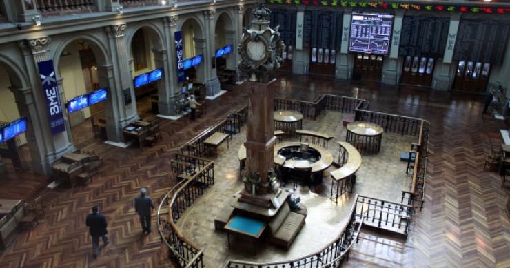 Las promotoras flaquean en bolsa antes de presentar resultados 