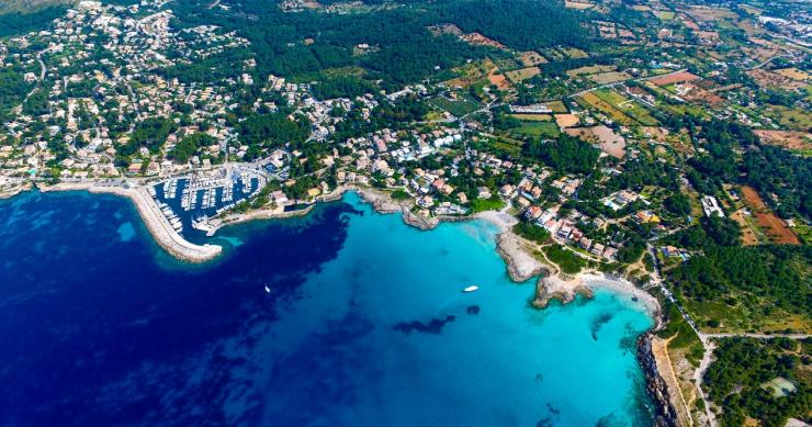 El precio de las viviendas turísticas se abarata un 5% a las puertas de agosto tras la caída de reservas 