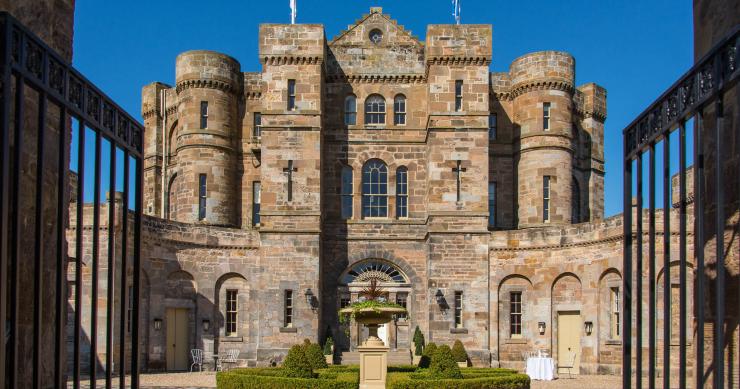 Este lujoso y espectacular castillo escocés está a la venta por 8,75 millones