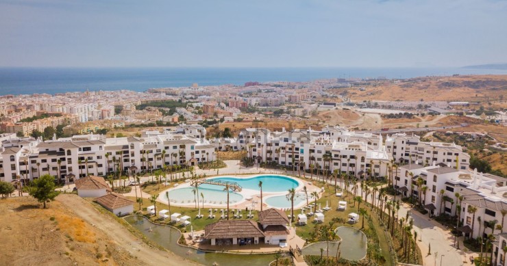 Así son las casas que está levantando en la Costa del Sol el exresponsable de Santander España 