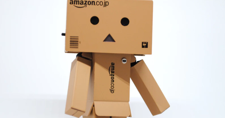 Las naves de Amazon, ‘caramelo’ logístico: las de Sevilla y Bilbao salen a la venta