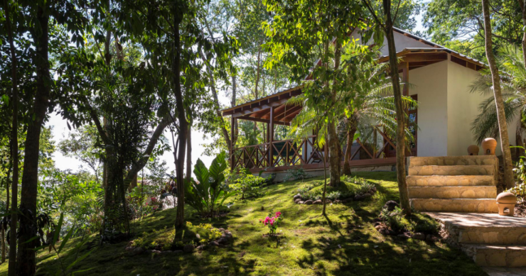 Estas espectaculares cabañas perdidas en la selva tropical forman un hotel de lujo de la familia Coppola
