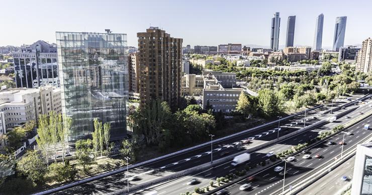 Segundo propietario en un año de la Torre Spínola: Invesco vende a HNA