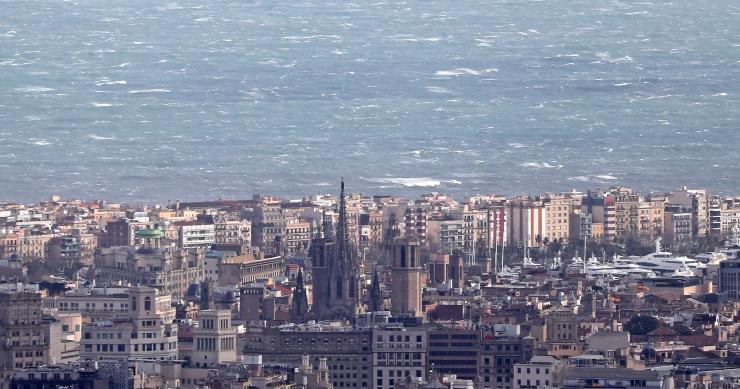 Barcelona estudiará el impacto de una regulación de los precios del alquiler