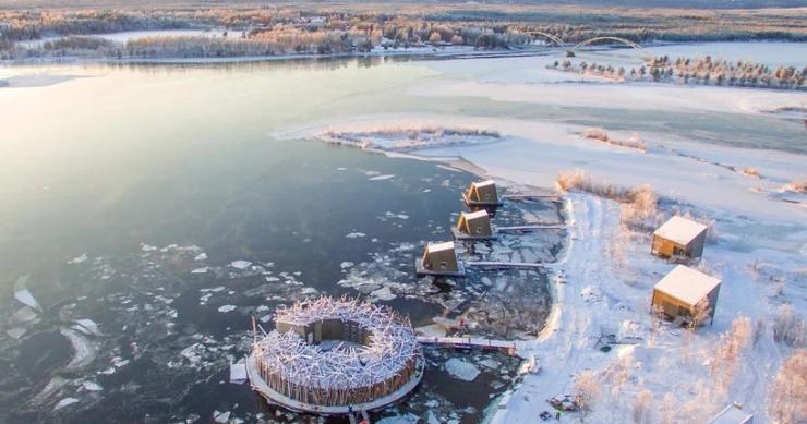 Un particular hotel & spa flotante muy cerca del Ártico